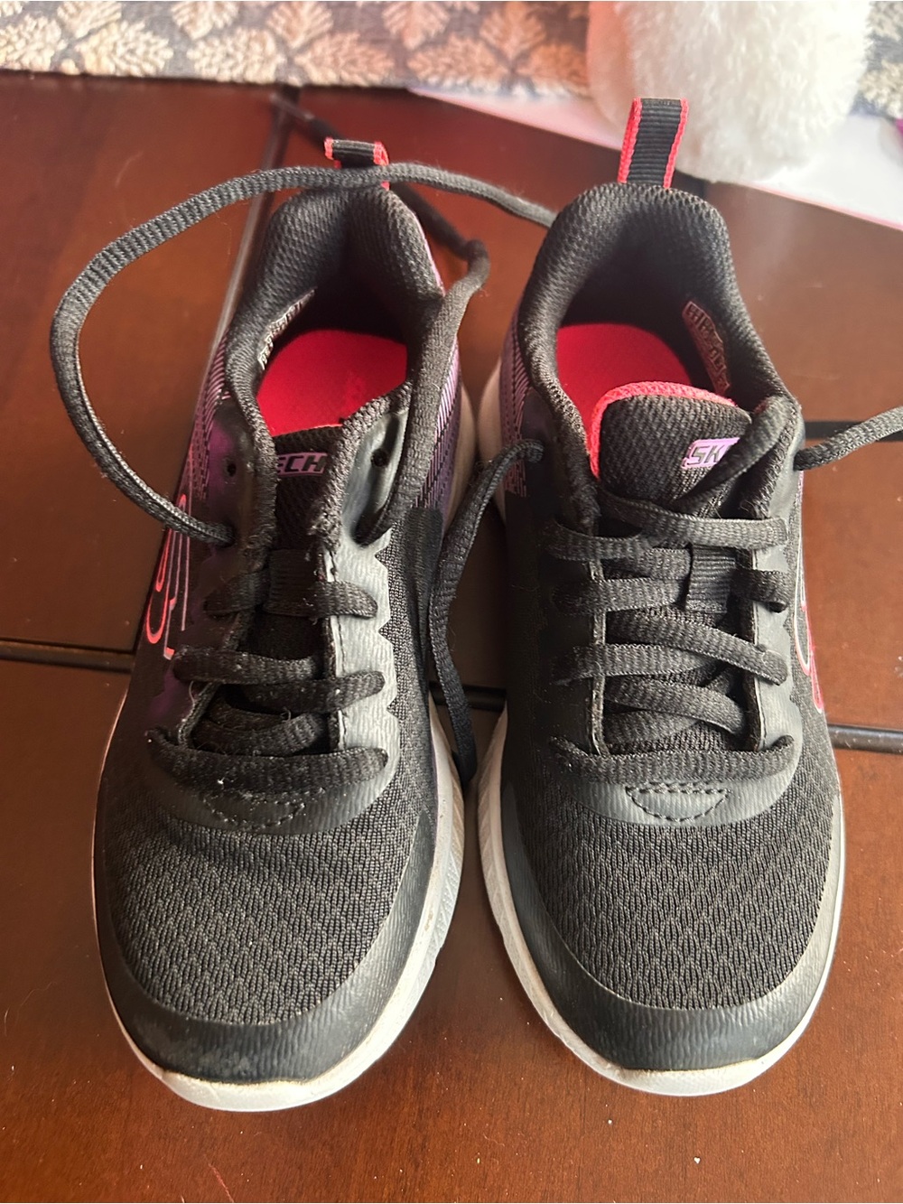 Girls size 11 skechers
